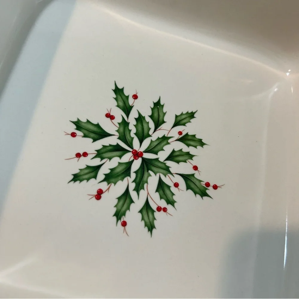 Lenox Holiday Square Baking Dish 10 inch Holly Christmas red green white
